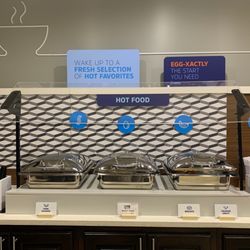Holiday Inn Express & Suites Ashland - Hot foods