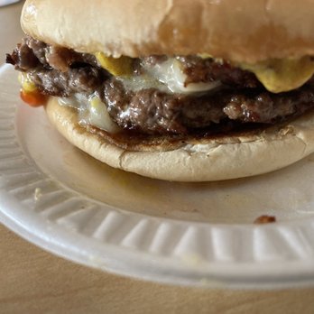 Danny's Bar & Grill - Cheeseburger - Burgers Near Me - Palmyra, Virginia
