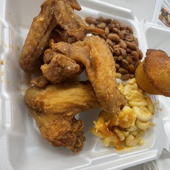 Kountry Cookin' - Chicken Wings. Pintos. Mac and Cheese. Cornbread. Now that's a food pyramid. Lol - New American Near Me - Memphis, Tennessee