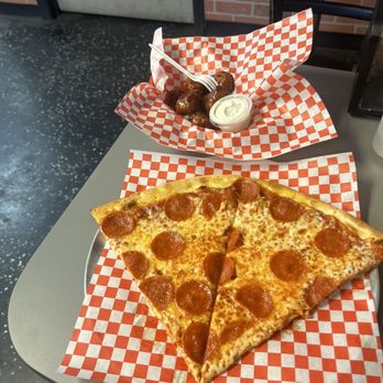 2 Brothers Pizza & Wings - Pizza and wings - Chicken Wings Near Me - Phoenix, Arizona 2 Brothers Pizza & Wings - Pizza and wings - Chicken Wings Near Me - Phoenix, Arizona
