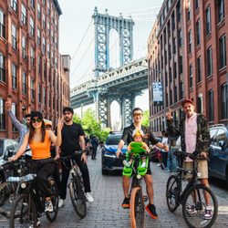Fancy Apple - Exploring DUMBO on Electric Bikes and Scooters
