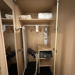 Candy Cane Inn - Closet