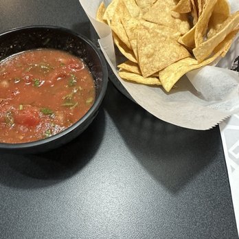 Mayas Latin Kitchen - Chips and salsa - Tacos Near Me - Sandston, Virginia
