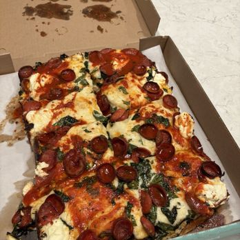 Pizza N Such - Bee Kind Detroit Style Deep Dish Pizza - Pizza Near Me - Claremont, California
