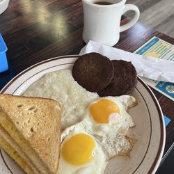 Julie's Diner - Traditional plate with eggs sunny side up