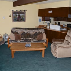 Big Bear Village Lodge - Large 700sf apartment suites have full kitchens and fireplaces in the living areas.