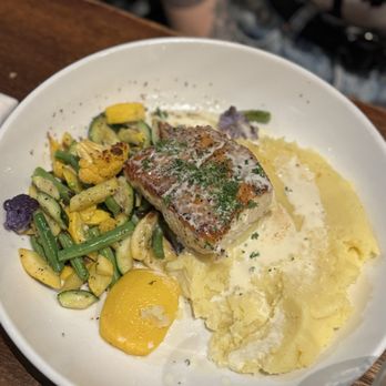 Stone & Barrel - Sea Bass, Potatoes, veggies - American Near Me - Sun Lakes, Arizona