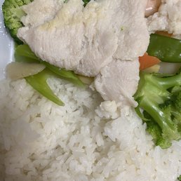 Steamed chicken, shrimp, scallops with rice and Mixed Vegetables
