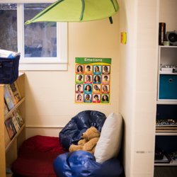 Camas-Washougal Parent Co-Op Preschool - Book nook in the 2's/3's room.