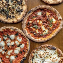 River Outpost Brewing Co. - The delicious pizza from the Outpost brewery.