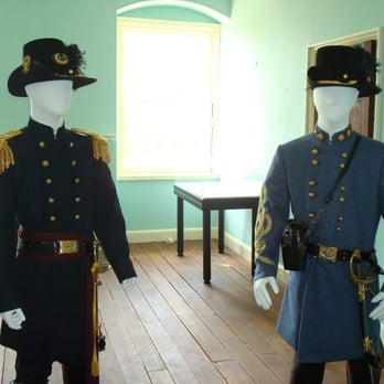 Arlington House - Robert E. Lee's uniforms - Landmarks & Historical Buildings Near Me Arlington House - Robert E. Lee's uniforms - Landmarks & Historical Buildings Near Me