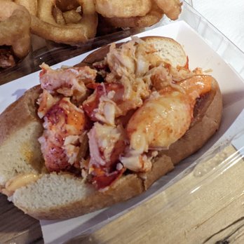 Pauli's - Hot buttered lobster roll - Sandwiches Near Me - Boston, Massachusetts Pauli's - Hot buttered lobster roll - Sandwiches Near Me - Boston, Massachusetts