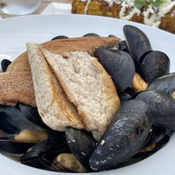 Tipsy Tails - Mussels