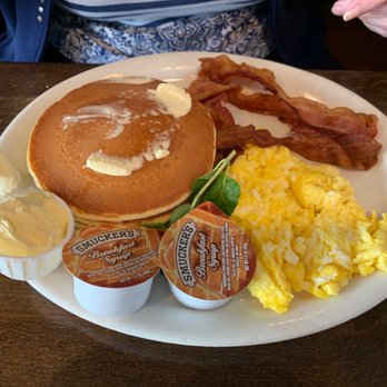 Foxy's Restaurant - 3 pancakes, eggs,bacon - Diners Near Me - Glendale, California