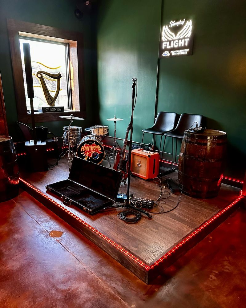 Post on Pine Irish Pub Logo