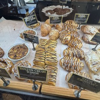 Roggenart European Bakery, Bistro & Cafe - Bakery display - Breakfast & Brunch Near Me - Ellicott City, Maryland