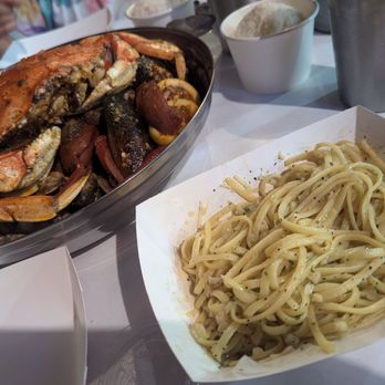 Cap't Loui - Garlic noodles plus  dungeness crab - Seafood Near Me - Cupertino, California