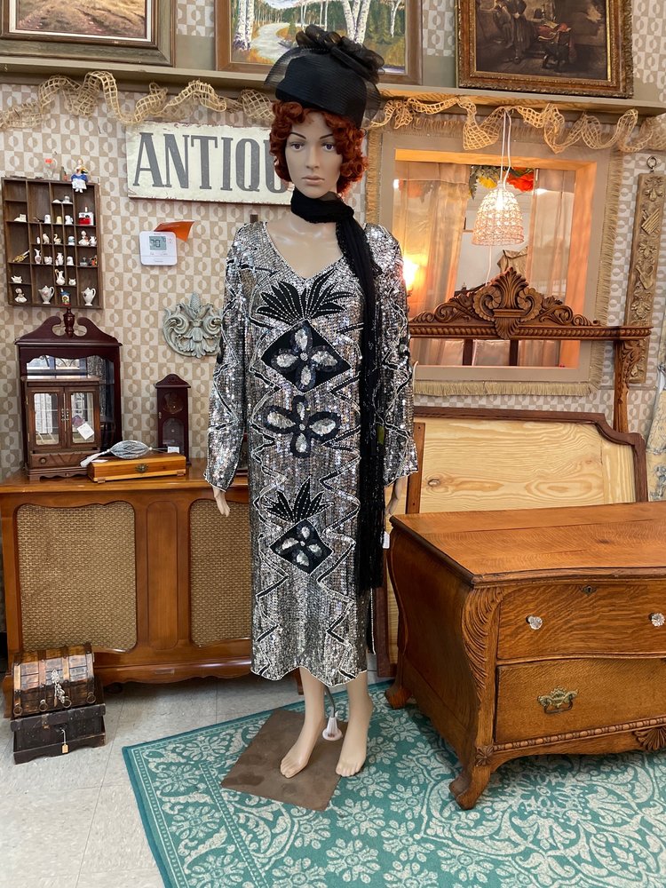 VINTAGE ETC ANTIQUE MALL Updated August 2024 10 Photos 212750TH