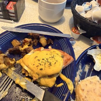 The Bay Diner - Classic Benedict - Breakfast & Brunch Near Me - Wolfeboro, New Hampshire