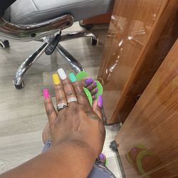 Diamond Nail Shop - Full set & Deluxe Pedicure