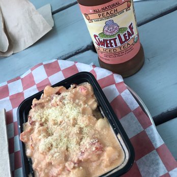 James Hook & Co - Lobster Mac and cheese and an iced tea - Seafood Near Me - Boston, Massachusetts
