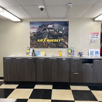 Just Tires - The lobby is very clean and comfortable - Auto Repair Near Me - Venice, California Just Tires - The lobby is very clean and comfortable - Auto Repair Near Me - Venice, California