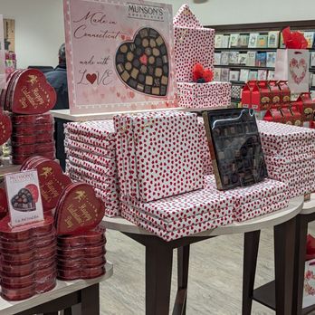 Munson's Chocolates - Chocolatiers & Shops Near Me - Avon, Connecticut