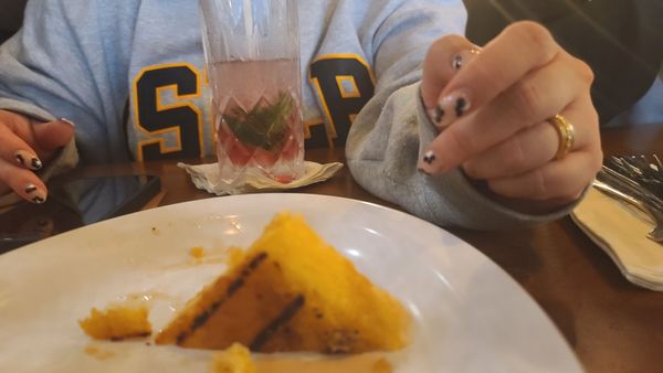 Book & Bourbon Southern Kitchen - Louisville Airport by null