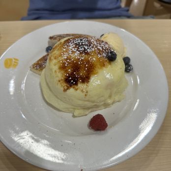 Fluffy Fluffy - Creme Burlee Pancake - Breakfast & Brunch Near Me - Miami, Florida