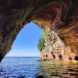 Apostle Islands Rustic Makwa Den - Breathtaking sea caves