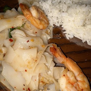 Archi's Thai Bistro - Gluten Free Pad See Ew with Shrimp - Thai Near Me - Las Vegas, Nevada