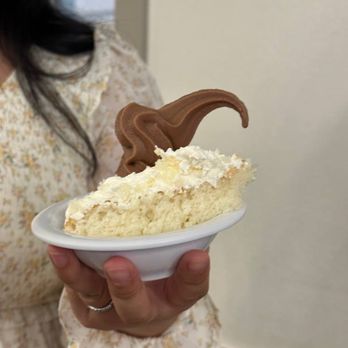 Golden Corral Buffet & Grill - WHO TOOK A DOOKIE ON DA COCONUT CAKE⁉⁉ - Buffets Near Me - Virginia Beach, Virginia Golden Corral Buffet & Grill - WHO TOOK A DOOKIE ON DA COCONUT CAKE⁉⁉ - Buffets Near Me - Virginia Beach, Virginia