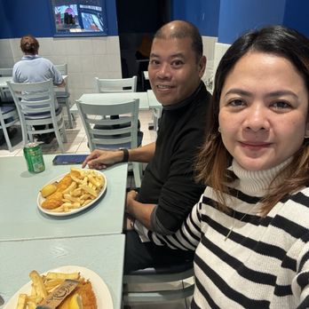 Crown Fish & Chip Bar - Fish & Chips Near Me - London, XGL