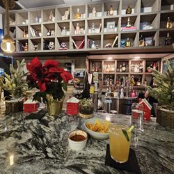 Las Margaritas Bar & Grill - Cool little 5 barstool bar. Kick ass house margs!