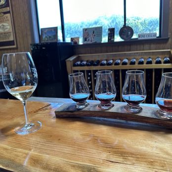 Deaver Vineyards - Flight of port and white wine - Wineries Near Me - Plymouth, California Deaver Vineyards - Flight of port and white wine - Wineries Near Me - Plymouth, California
