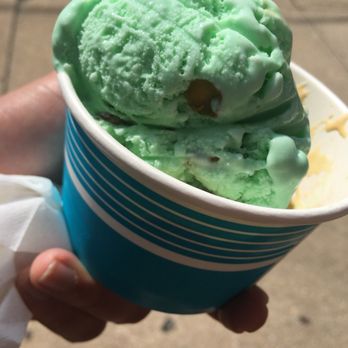Scoops & Cones Cafe - Desserts Near Me - Wantagh, New York