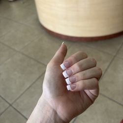 Autumn Le Nail Salon
