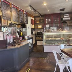 Red Rooster Artisan Bakery - Inside