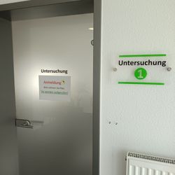 Augenzentrum - Anmeldung Untersuchung Nebengebäude (24.03.2025) H.S.