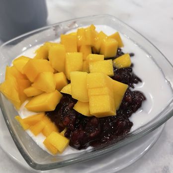 Golden Island Cafe - Fresh Mango with Black Rice - Desserts Near Me - San Francisco, California