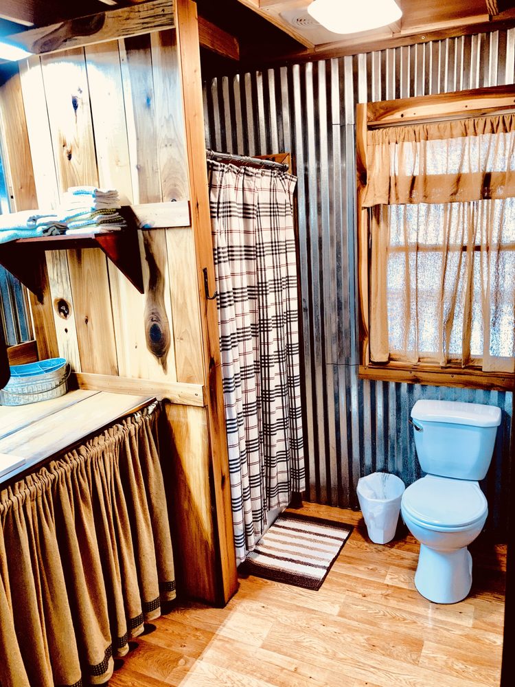 GOOSE POND CABIN RENTALS Updated August 2024 12 Photos 12934 W