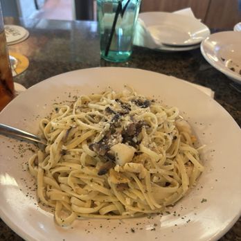 Li'l Rizzo's Restaurant - Lake Ozark - Linguine Con Pesce - Italian Near Me - Lake Ozark, Missouri