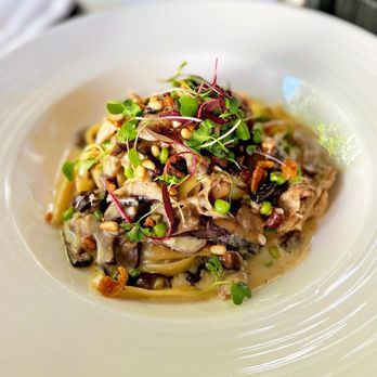 Cucina Venti Restaurant - Lunch Fettuccini with Duck Confit - Italian Near Me - Mountain View, California Cucina Venti Restaurant - Lunch Fettuccini with Duck Confit - Italian Near Me - Mountain View, California