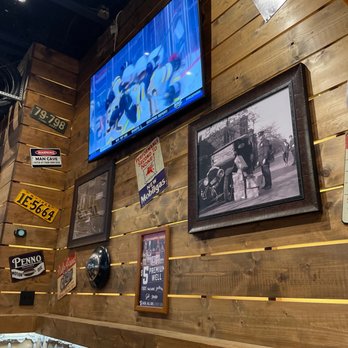 Ford's Garage - Burgers Near Me - Brandon, Florida