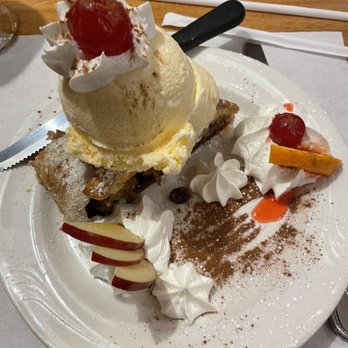 Cafe Old Vienna - Apple Strudel...the best thing in the menu - German Near Me - Myrtle Beach, South Carolina