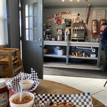 Elwood's Shack - Barbeque Near Me - Memphis, Tennessee