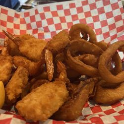 Sportsman's Lodge - Shrimp and onions rings
