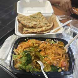 BOWL Chicken, Shrimp, Vegetables, garlic naan bread