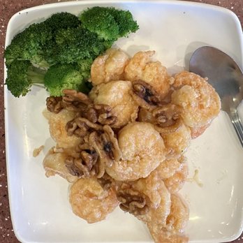Jade Wok - Honey Walnut Shrimps (excellent with their own special coating that's differentiate from others that coated with too much mayonnaise) - Chinese Near Me - Los Angeles, California