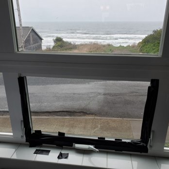 The Waves Hotel - Taped window - Hotels Near Me - Newport, Oregon The Waves Hotel - Taped window - Hotels Near Me - Newport, Oregon